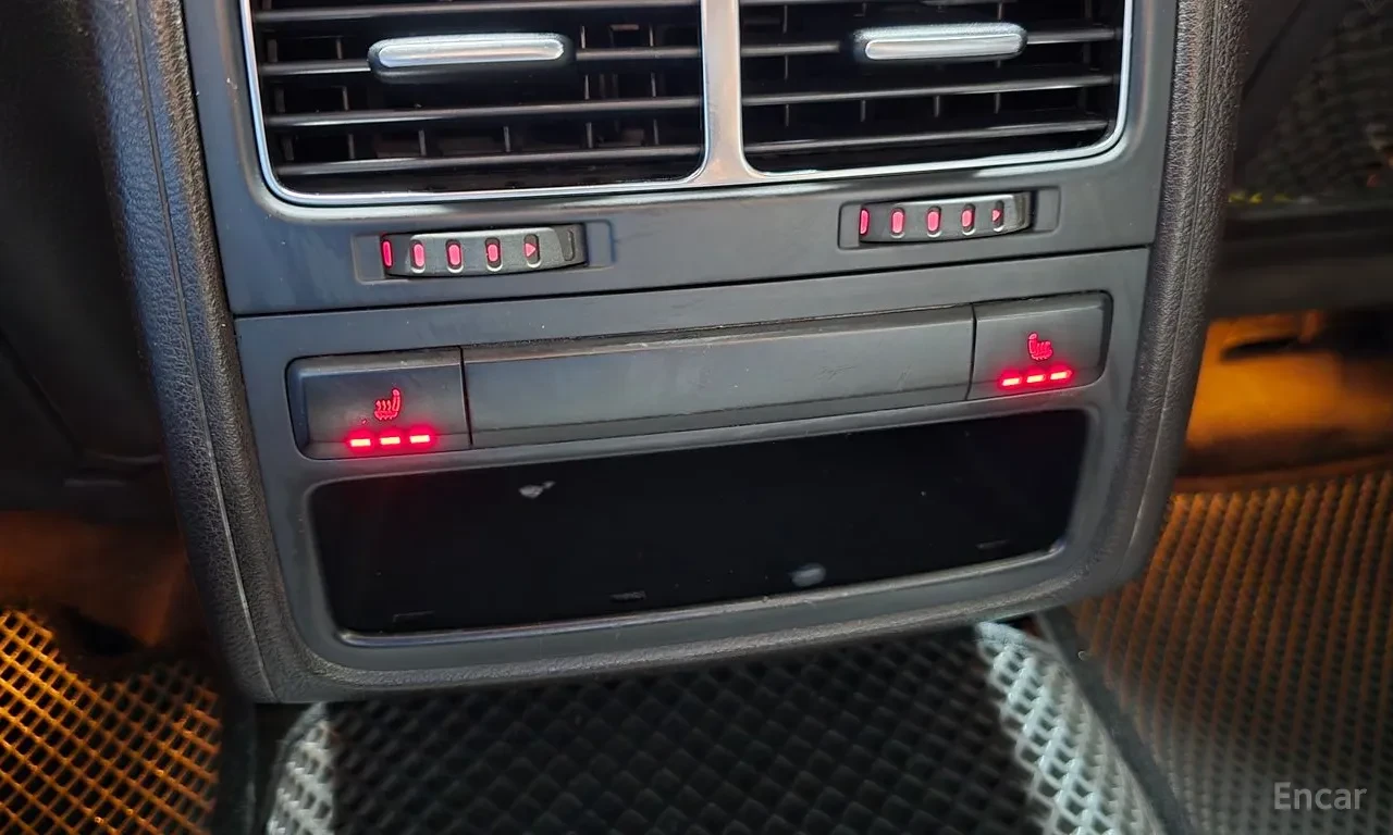 VW Touareg 4MOTION, снимка 13 - Автомобили и джипове - 55927635