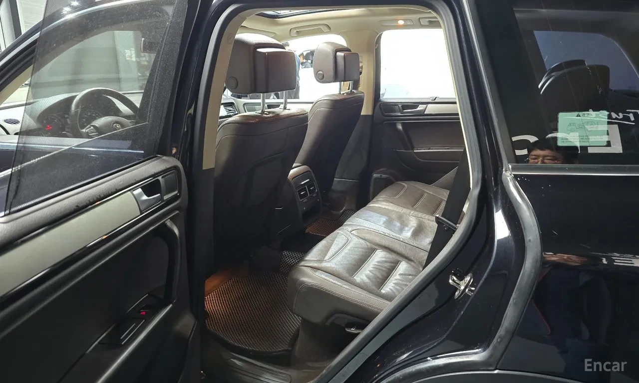 VW Touareg 4MOTION, снимка 8 - Автомобили и джипове - 55927635