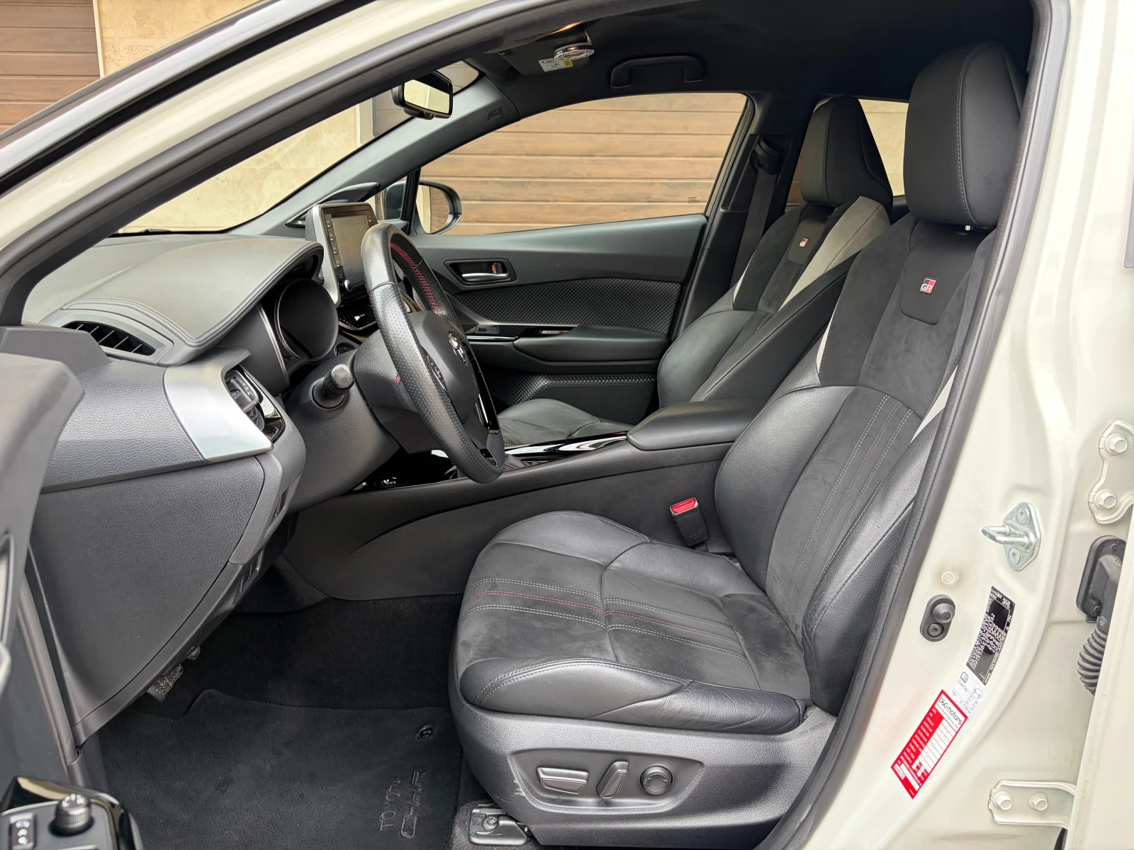 Toyota C-HR 2.0 HSD GR Sport- в Гаранция, снимка 6 - Автомобили и джипове - 56091154