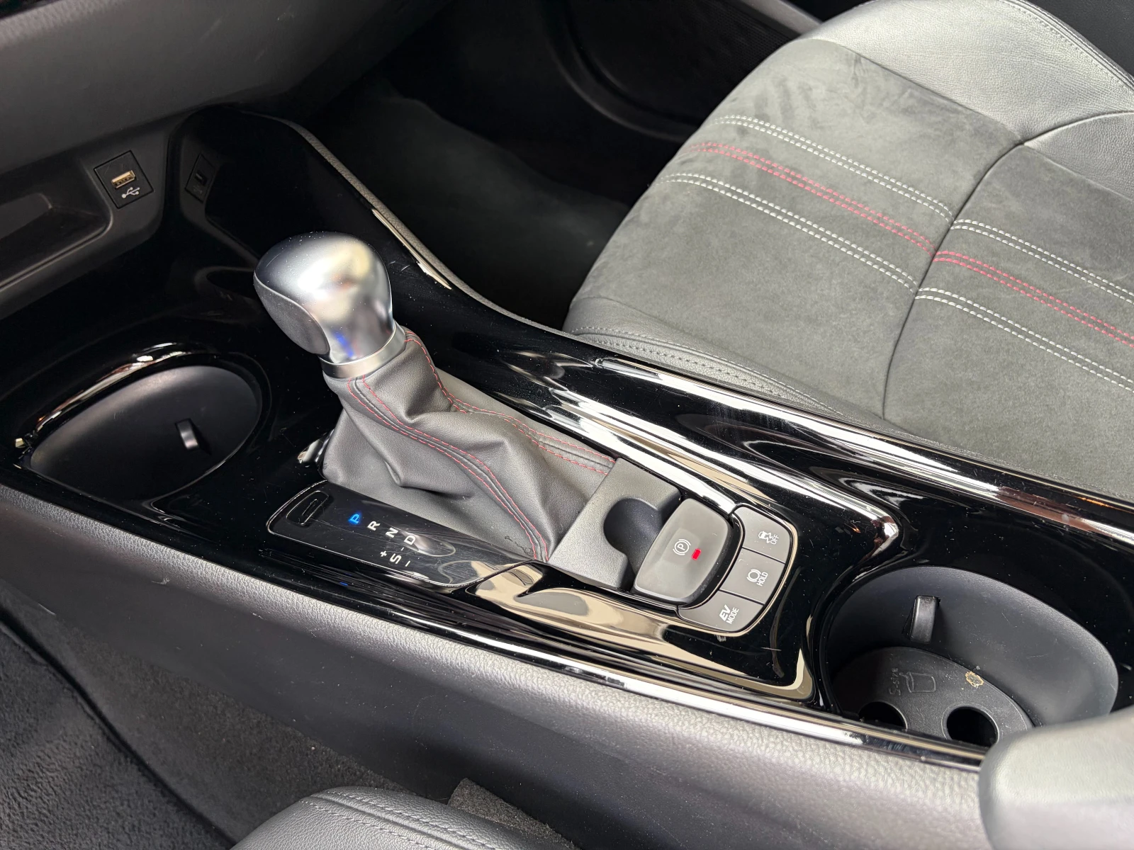 Toyota C-HR 2.0 HSD GR Sport- в Гаранция, снимка 12 - Автомобили и джипове - 56091154