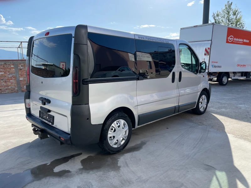 Opel Vivaro 1.9 DCi // КЛИМАТИК// 9-МЕСТЕН, снимка 3 - Бусове и автобуси - 50392315