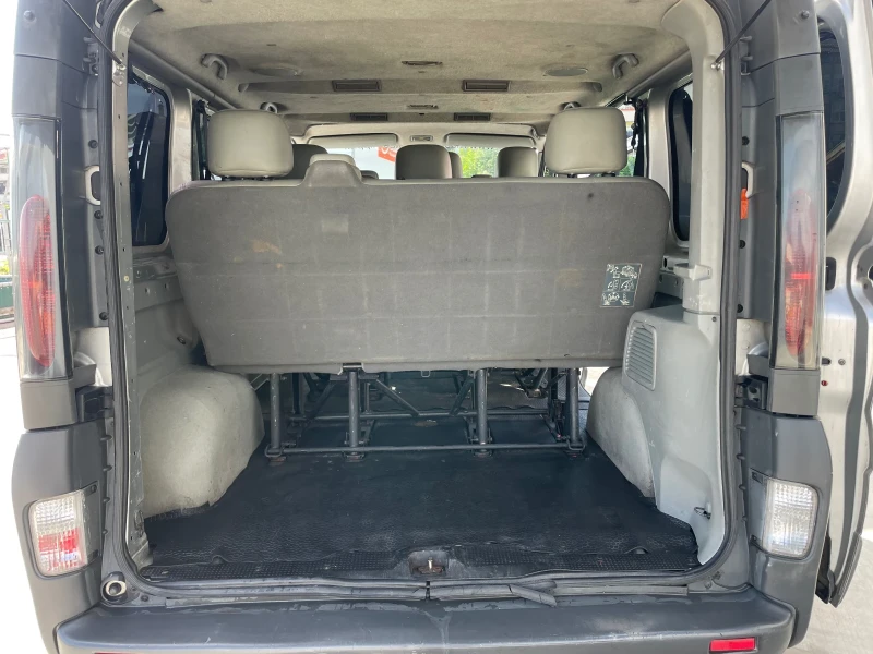 Opel Vivaro 1.9 DCi // КЛИМАТИК// 9-МЕСТЕН, снимка 12 - Бусове и автобуси - 50392315