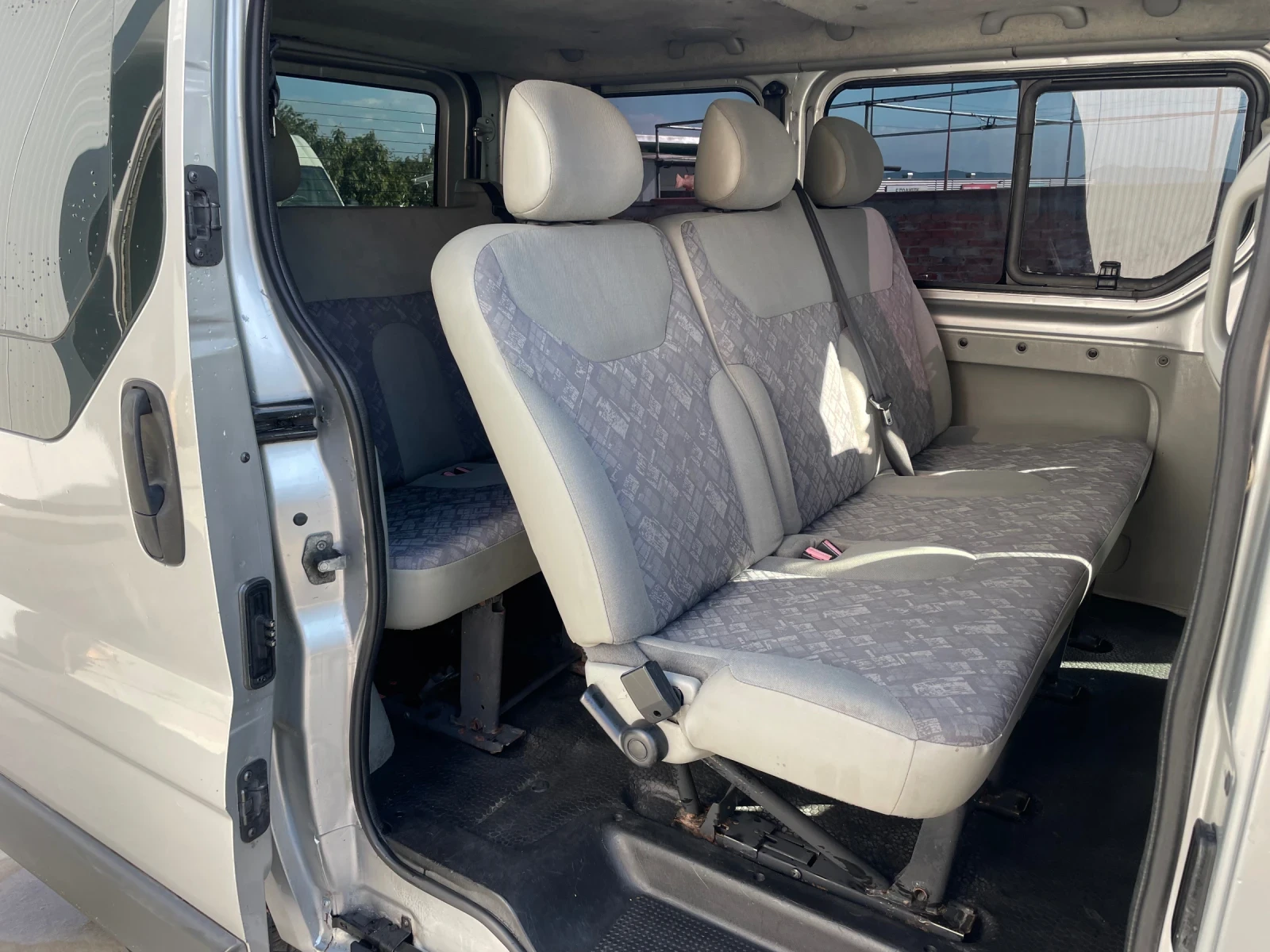 Opel Vivaro 1.9 DCi // КЛИМАТИК// 9-МЕСТЕН - изображение 9