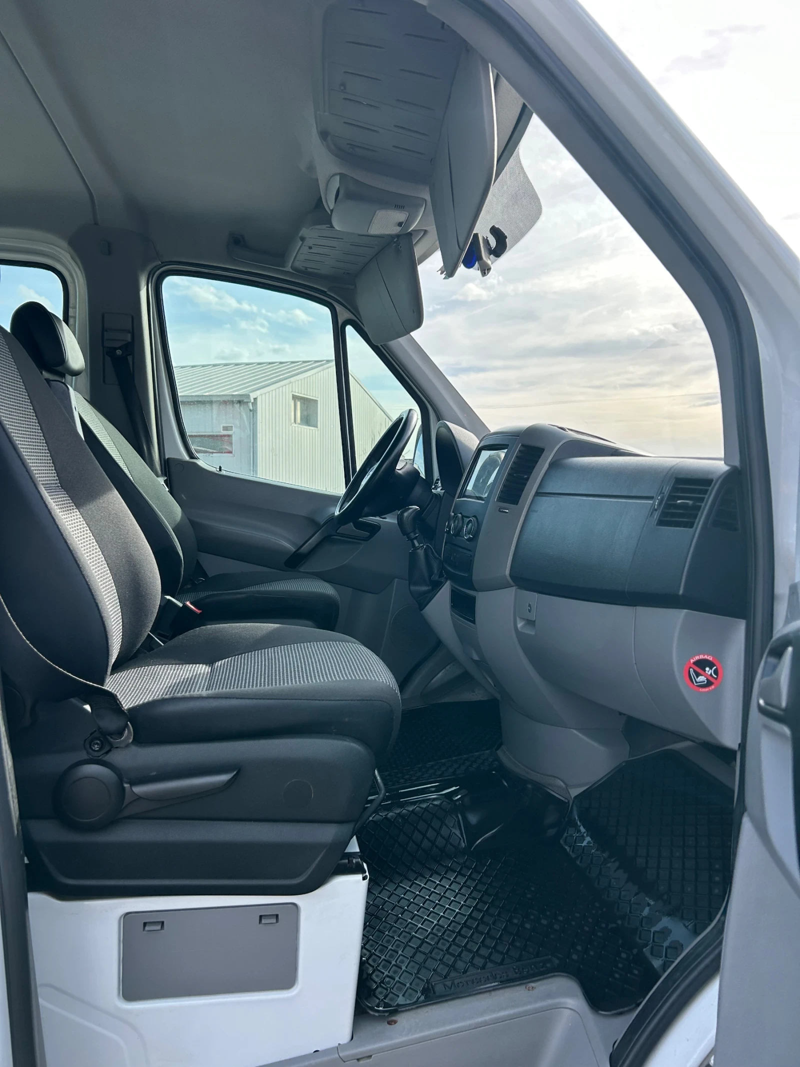 Mercedes-Benz Sprinter 311 CDI 2.2 110ps Пътнически ГЕРМАНИЯ, снимка 14 - Бусове и автобуси - 53973616