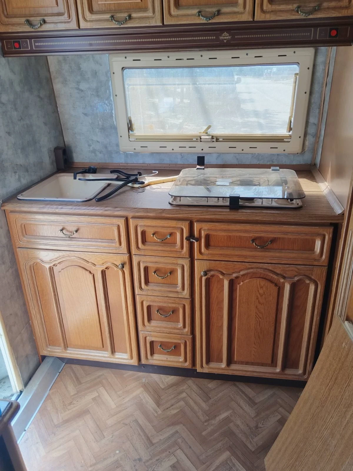  Hobby 400 T Prestige  | Mobile.bg   5