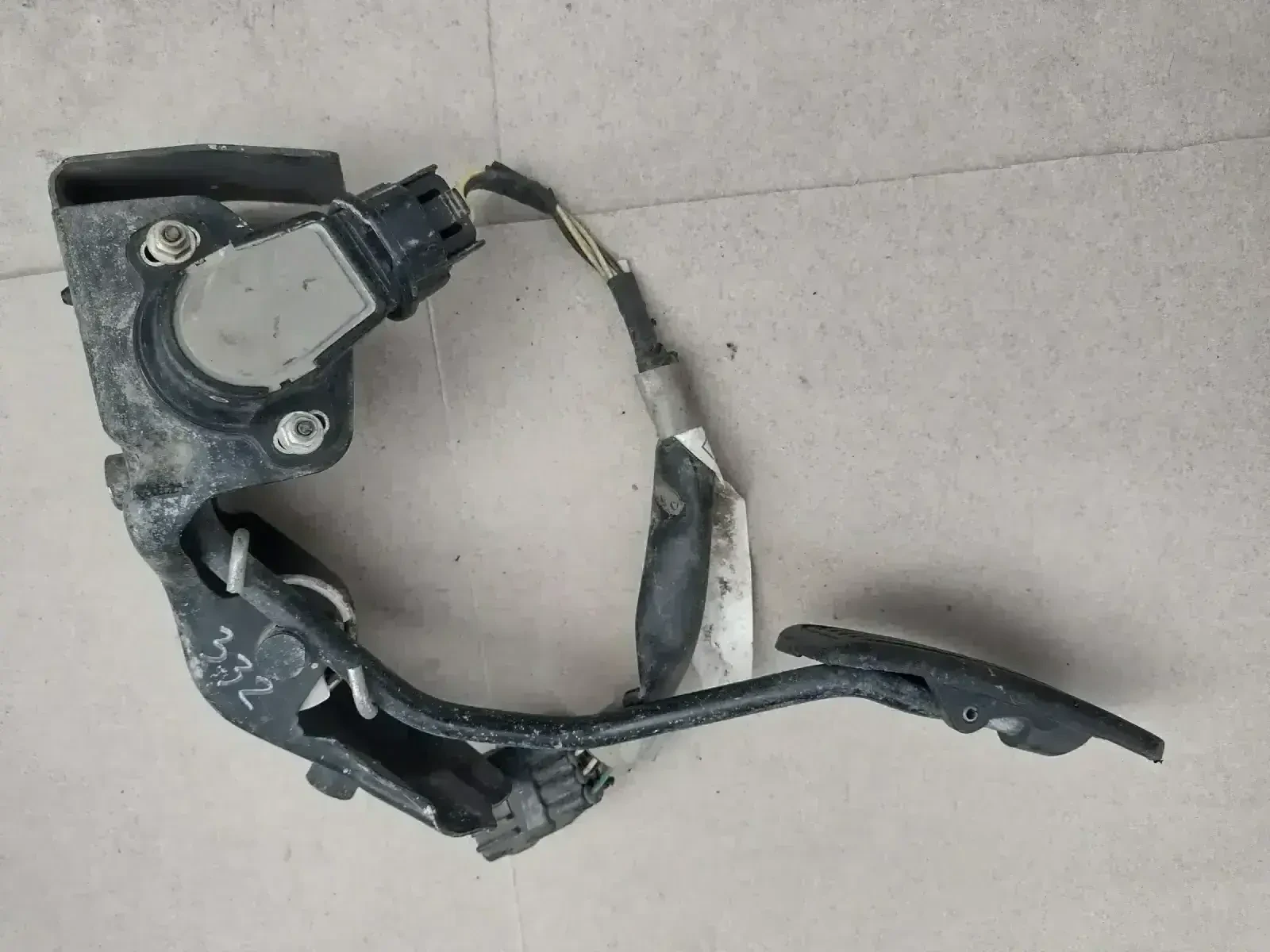 822230F040 ����� ��� TOYOTA COROLLA VERSO 82223 0F040 | Mobile.bg � ����������� 1