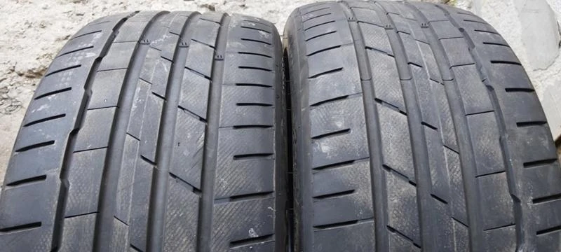 Гуми Летни 235/40R19, снимка 2 - Гуми и джанти - 32905876