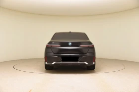 BMW i7 xDrive60 / M-SPORT / B&W / PANO / ICONIC GLOW / , снимка 3