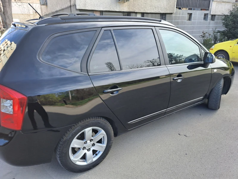 Kia Carens Бензин/ газ, снимка 4 - Автомобили и джипове - 41504920