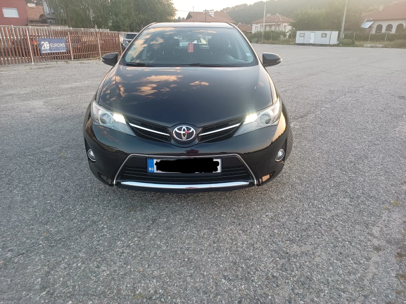 Toyota Auris 1.4D4D, снимка 11 - Автомобили и джипове - 46574102