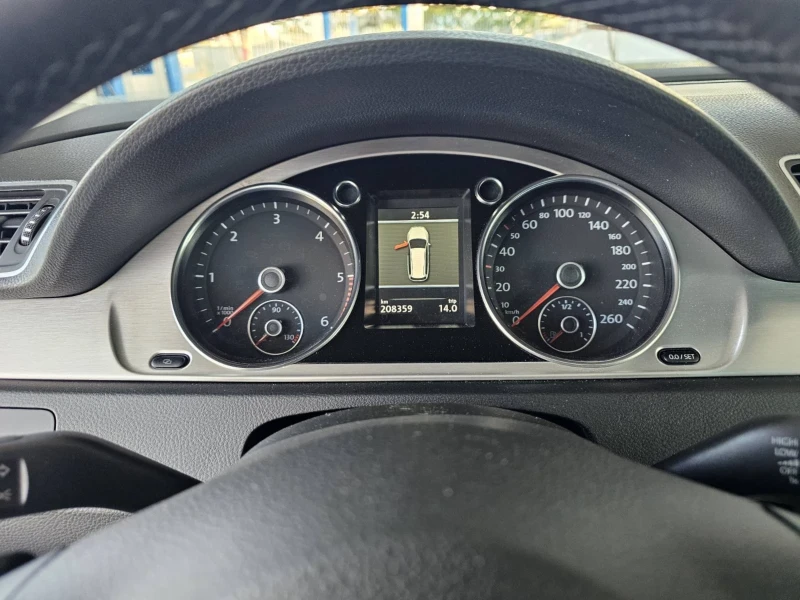 VW Passat 2.0TDI/140к.с./DSG/HIGHLINE/NAVI/KOЖА/DISTRONIC, снимка 13 - Автомобили и джипове - 47753274