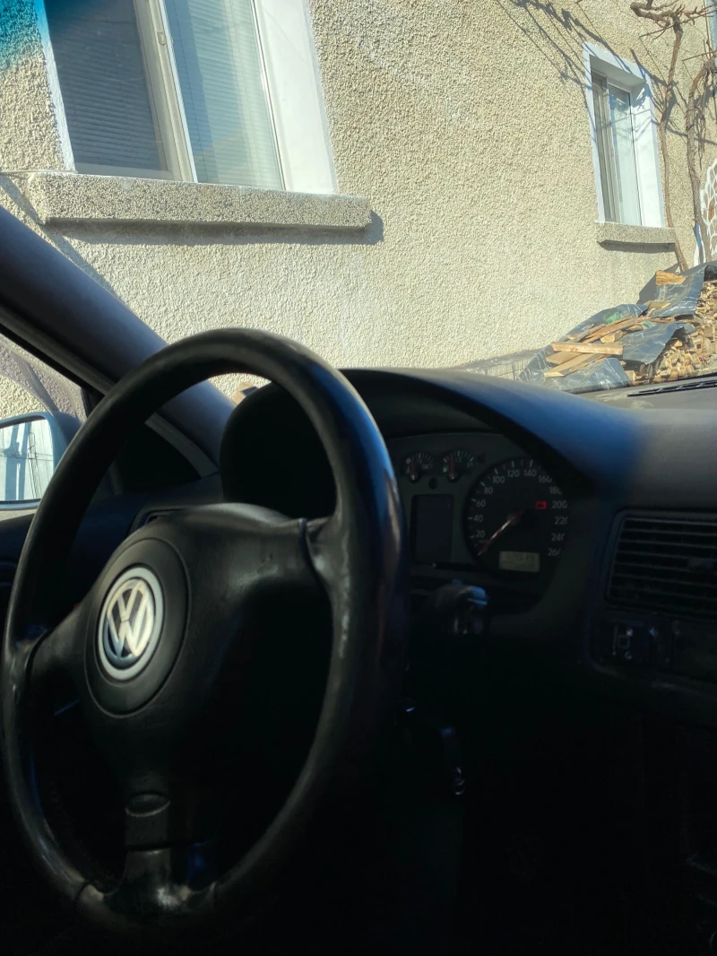 VW Golf 4, снимка 8 - Автомобили и джипове - 48491241