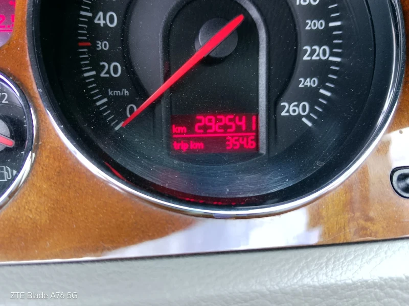 VW Passat, снимка 14 - Автомобили и джипове - 51947726