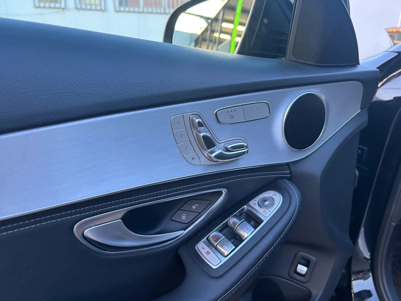 Mercedes-Benz C 300, снимка 5 - Автомобили и джипове - 52506766