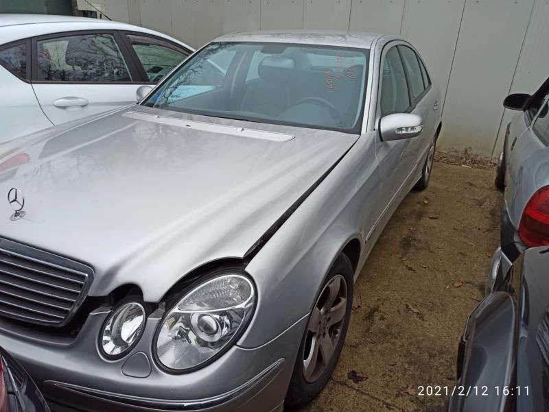 Mercedes-Benz E 270 2,7CDI, снимка 1 - Автомобили и джипове - 32408333