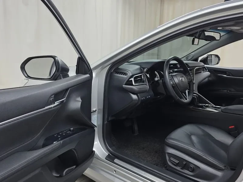 Toyota Camry 2.5, снимка 10 - Автомобили и джипове - 56394406
