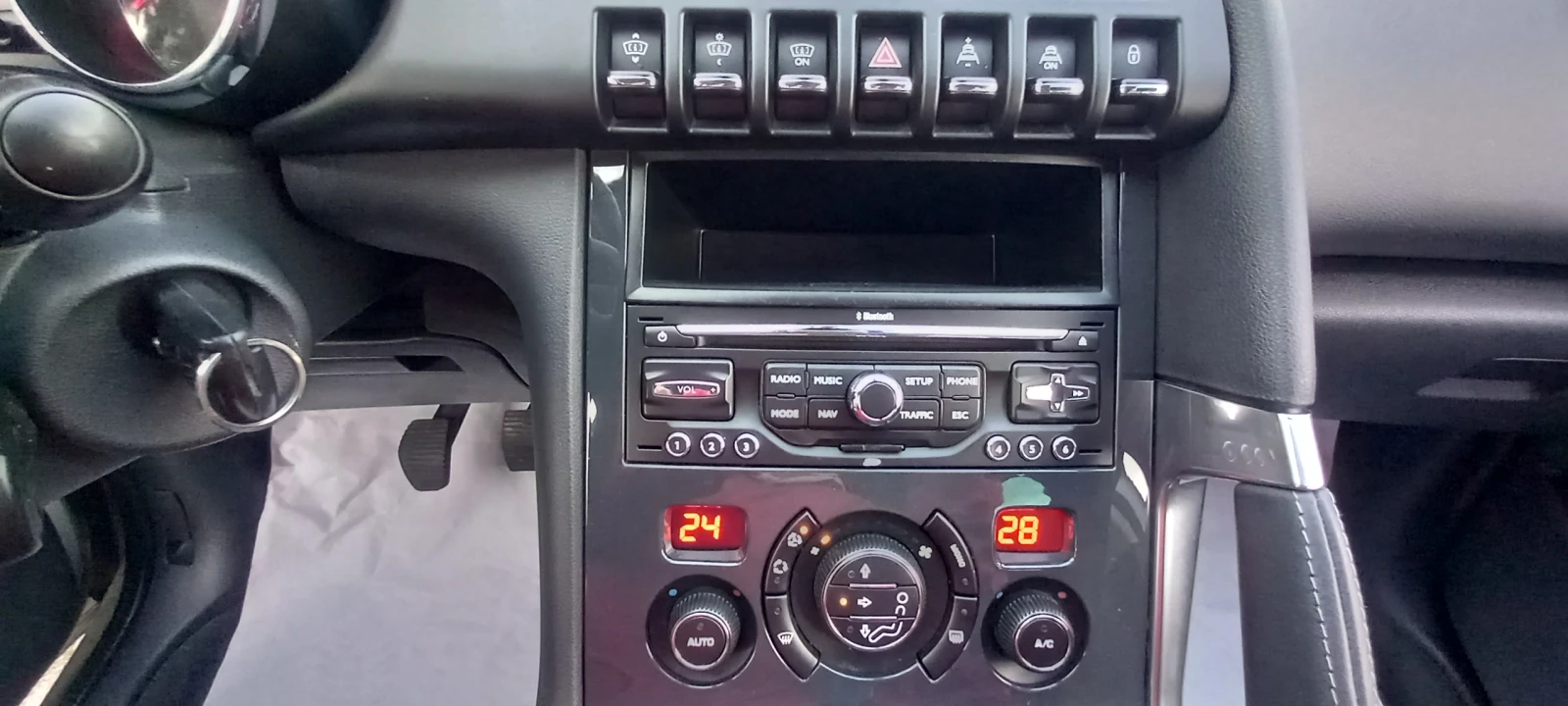 Peugeot 3008 FULL ИЗКЛЮЧИТЕЛНО СЕРВИЗ КНИЖКА УНИКАТ НАВИ ХЕД-ЪП - изображение 9