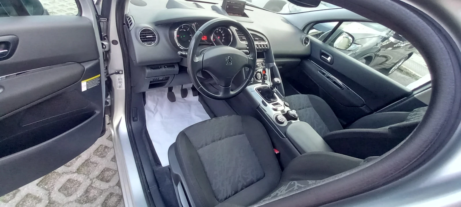 Peugeot 3008 FULL ИЗКЛЮЧИТЕЛНО СЕРВИЗ КНИЖКА УНИКАТ НАВИ ХЕД-ЪП - изображение 5