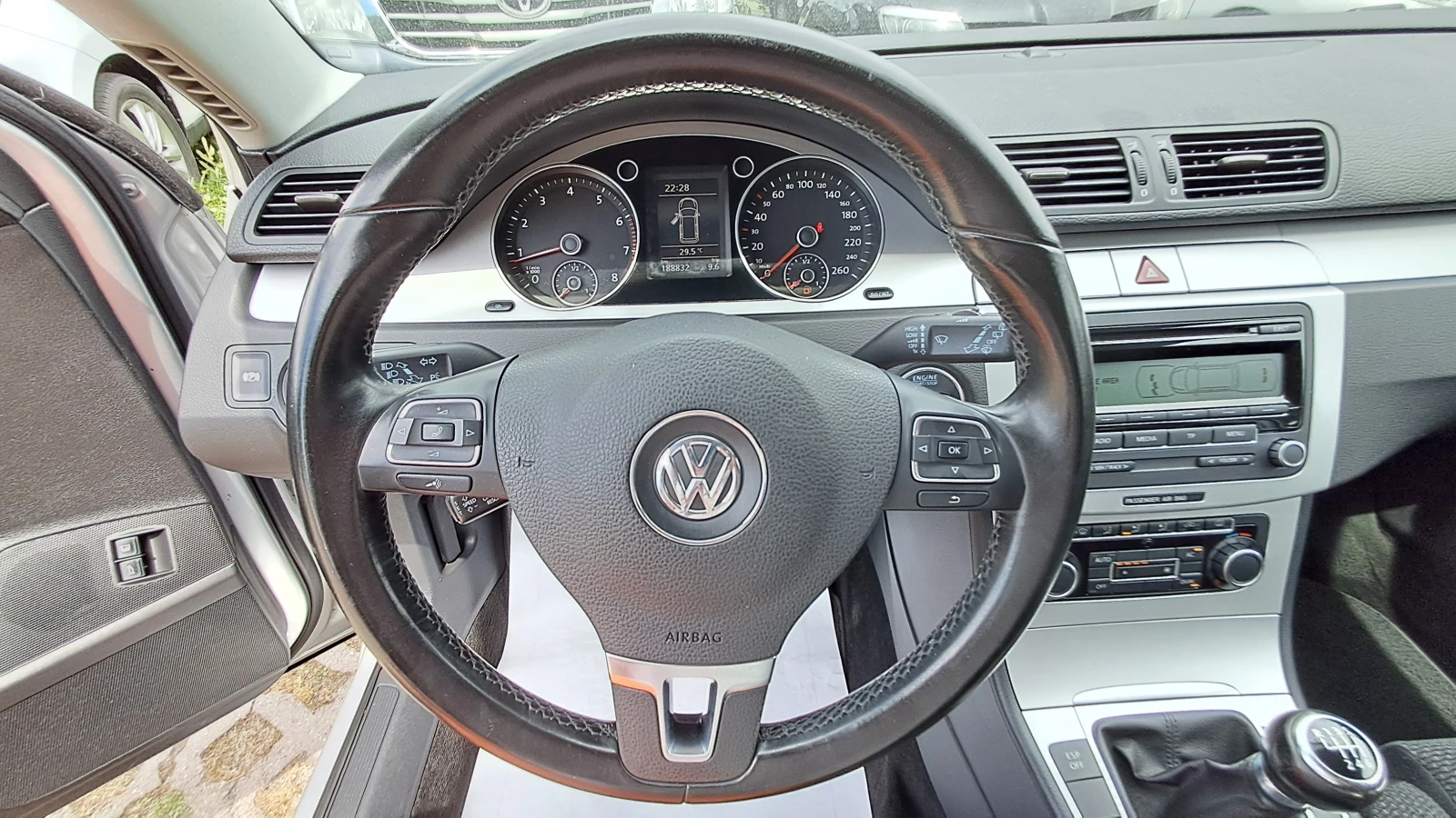 VW Passat ГАЗ РЕАЛ КМ ИЗКЛЮЧИТЕЛЕН СЕРВИ КНИЖК УНИКАТ ОБСЛУЖ, снимка 9 - Автомобили и джипове - 14509389