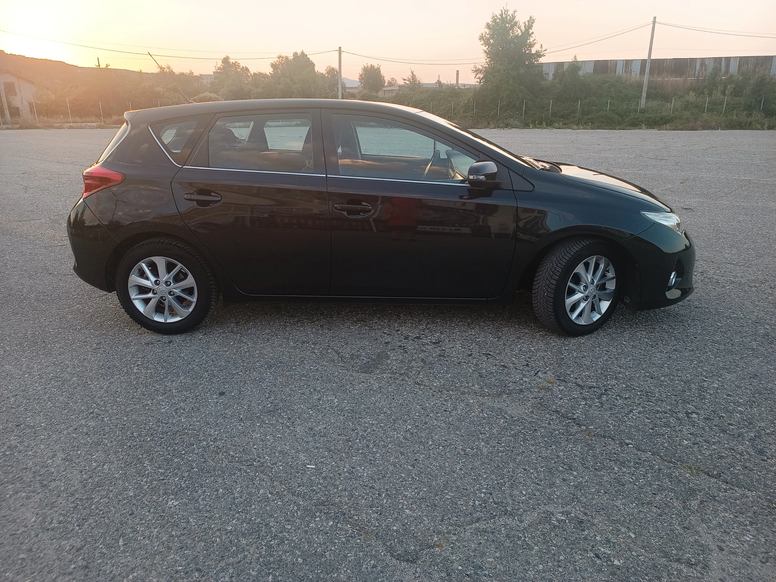 Toyota Auris 1.4D4D - изображение 8