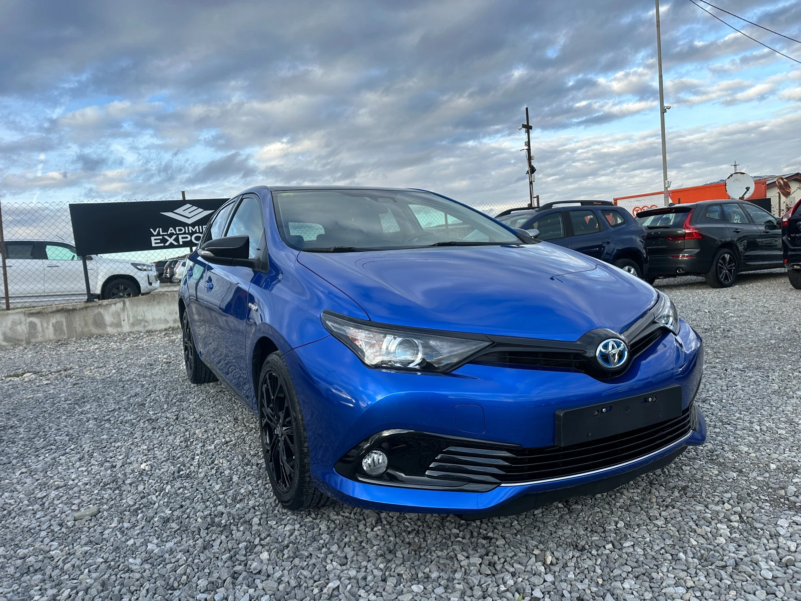 Toyota Auris 1.8H E6C BLACK EDITION - изображение 5