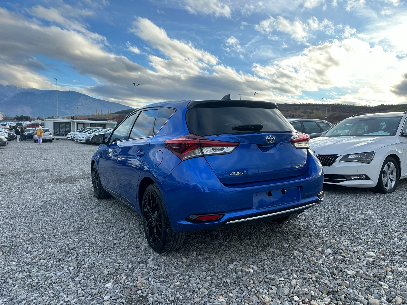 Toyota Auris 1.8H E6C BLACK EDITION - изображение 3