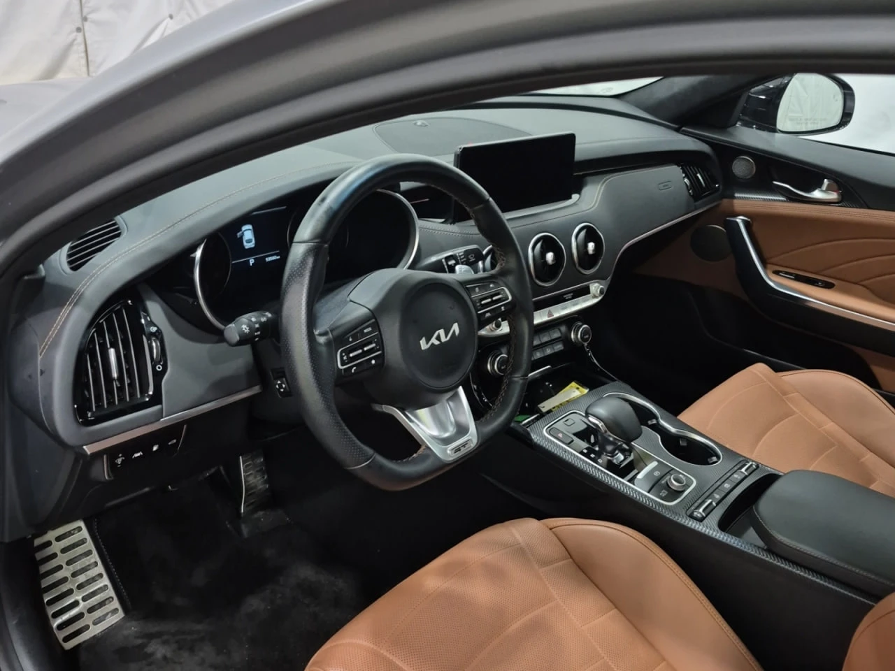 Kia Stinger * АВТО КРЕДИТ* ЦЕНА ДО БГ * CARFAX *  - изображение 10