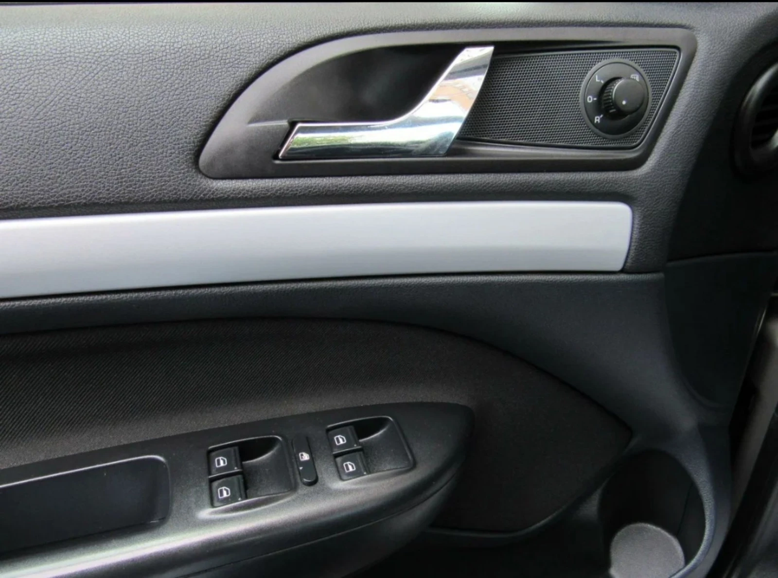 Skoda Octavia SCOUT * 4X4 * СЕРВИЗНИ ДОКУМЕНТИ * 164000км!!! - изображение 10