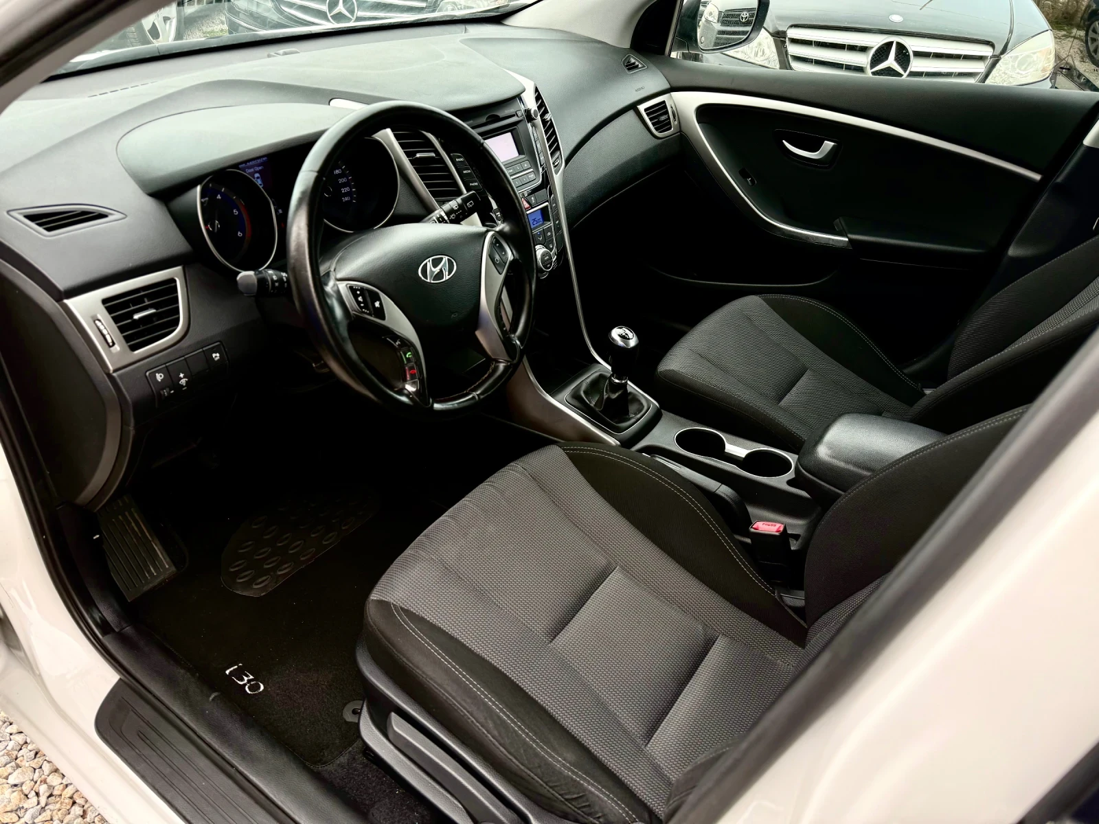 Hyundai I30 1.6CRDI-2013г-РЕАЛНИ КМ. - изображение 10