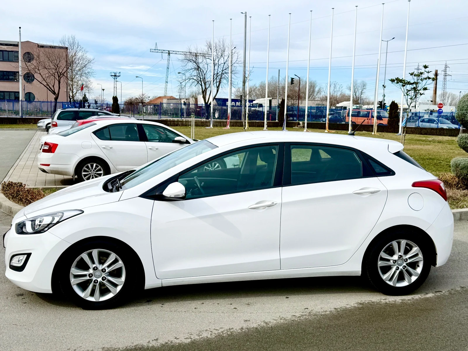 Hyundai I30 1.6CRDI-2013г-РЕАЛНИ КМ. - изображение 2