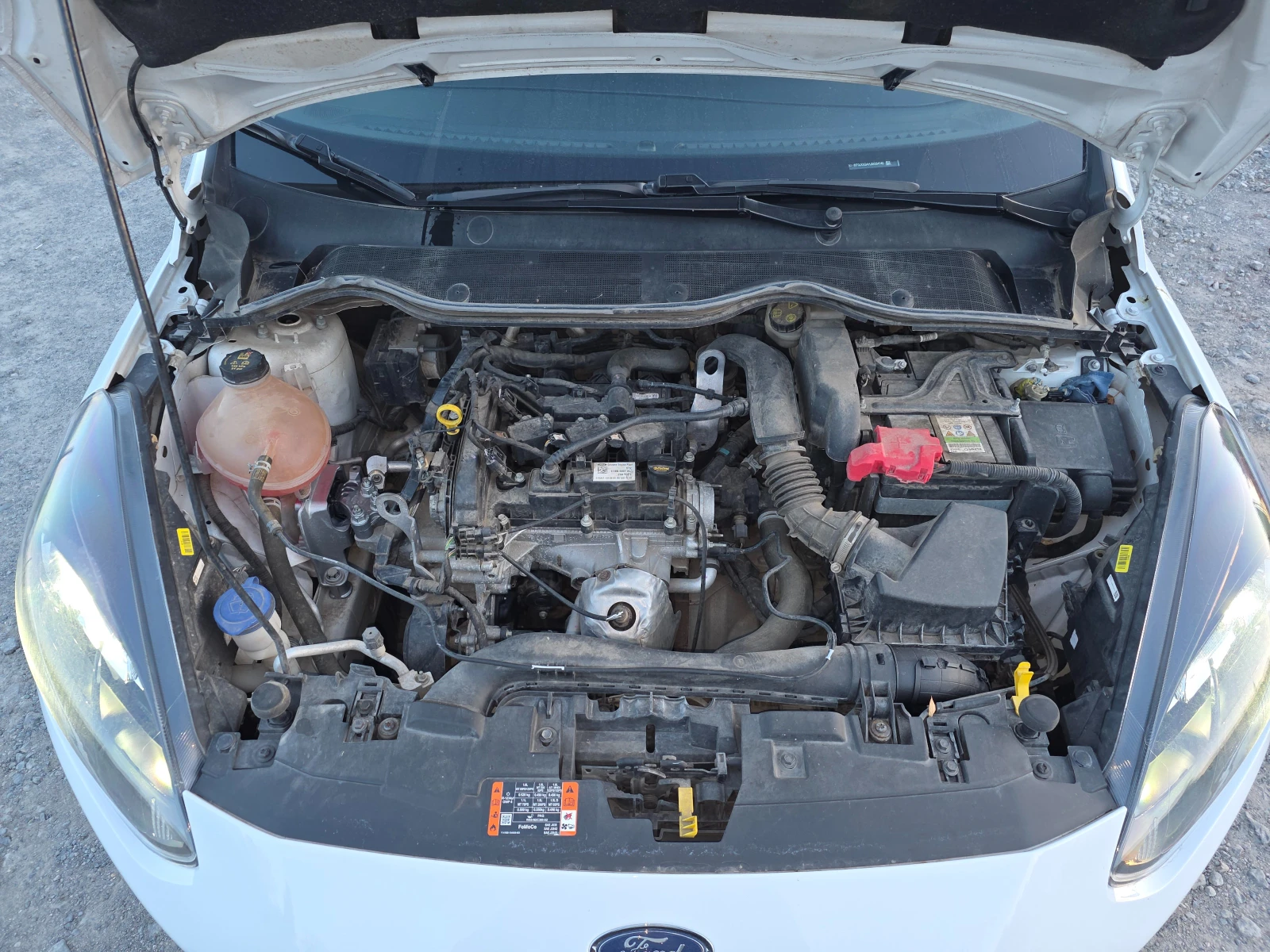 Opel Corsa 1.1Duratec, снимка 14 - Автомобили и джипове - 53833092