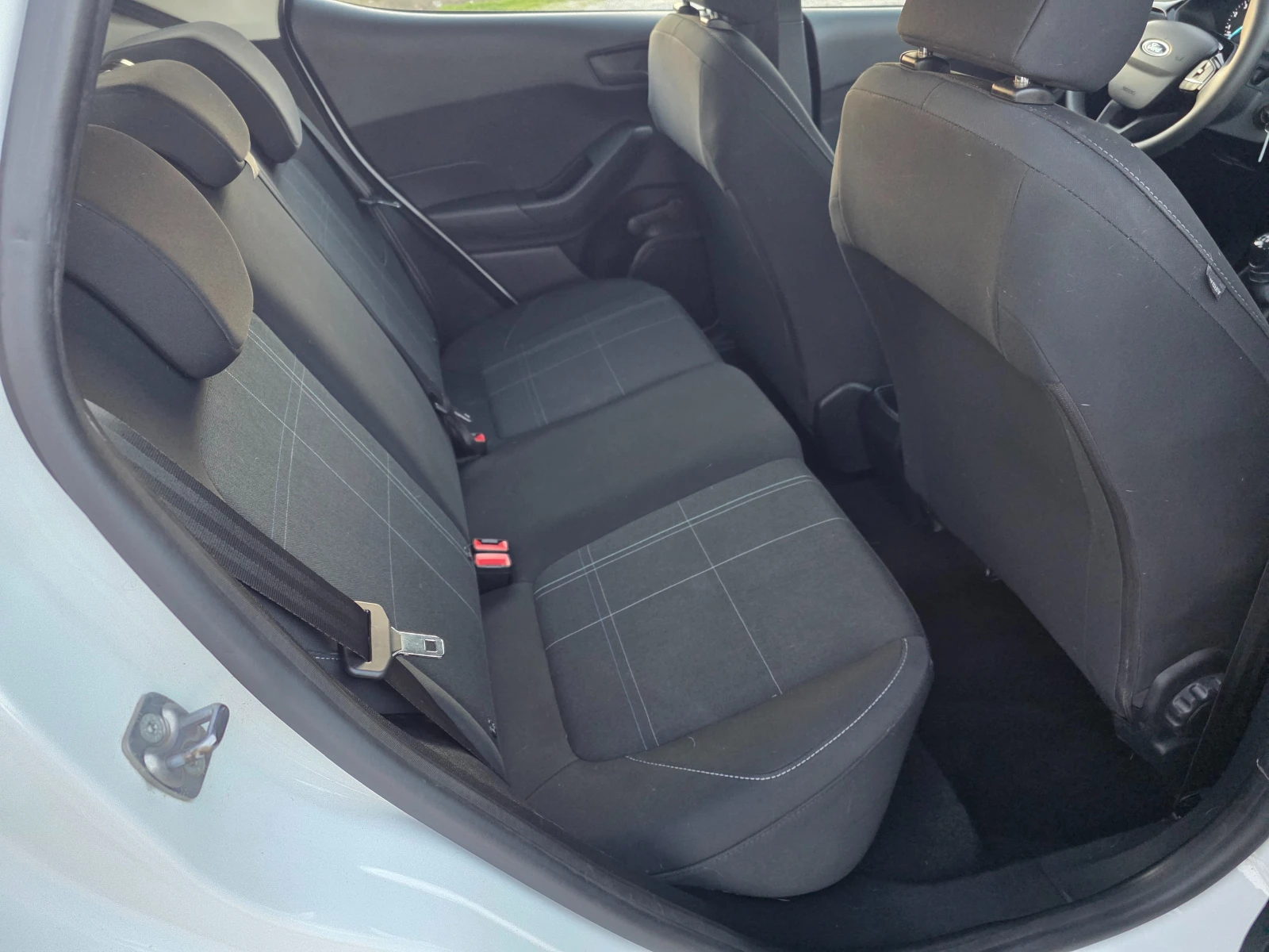 Opel Corsa 1.1Duratec, снимка 11 - Автомобили и джипове - 53833092