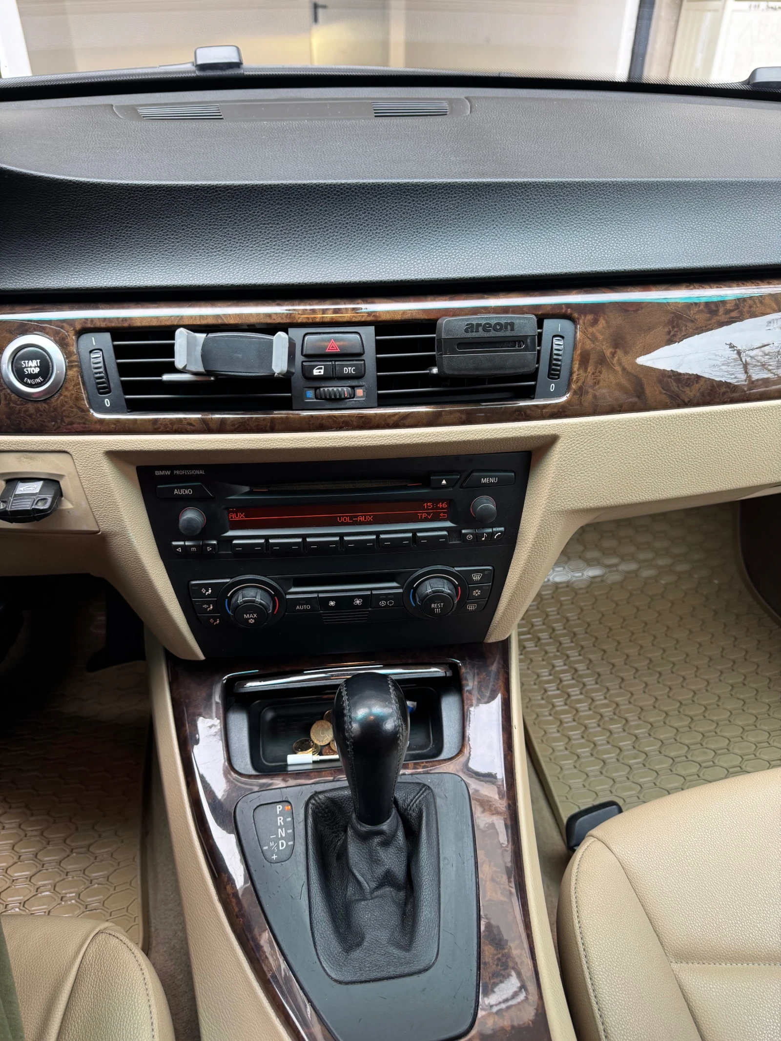 BMW 320, снимка 9 - Автомобили и джипове - 53963941