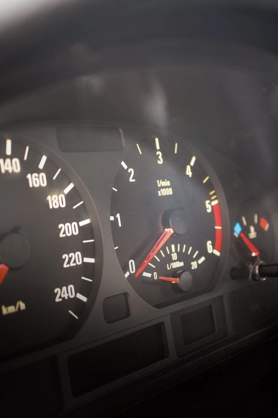 BMW 330, снимка 11 - Автомобили и джипове - 53964080