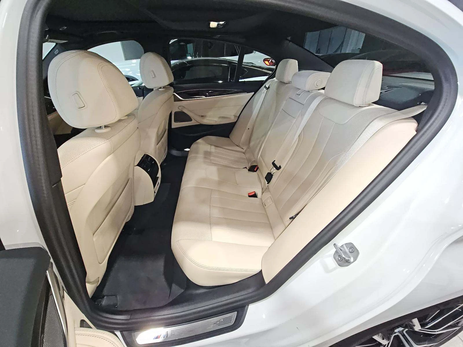 BMW 540 xDrive * CARFAX * M PACK * HARMAN * HEAD UP, снимка 7 - Автомобили и джипове - 54110244