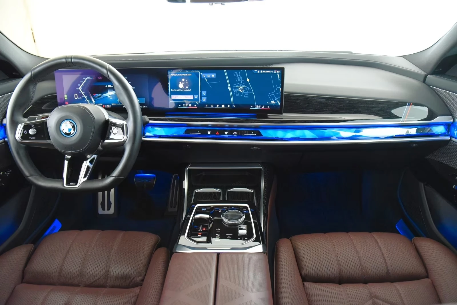 BMW i7 xDrive60 / M-SPORT / B&W / PANO / ICONIC GLOW / , снимка 10 - Автомобили и джипове - 54746448