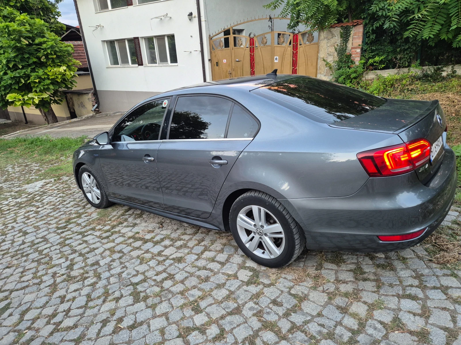 VW Jetta HYBRID , снимка 3 - Автомобили и джипове - 54966713
