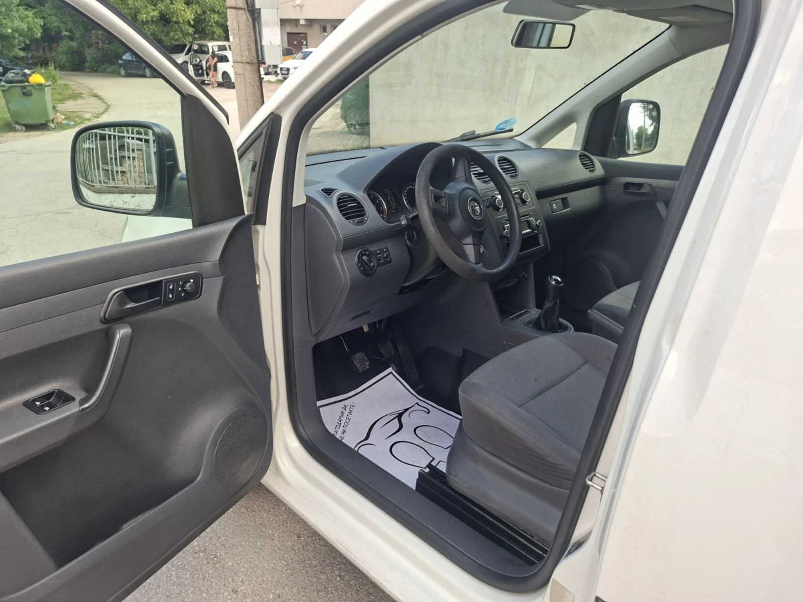 VW Caddy, снимка 13 - Автомобили и джипове - 55166300