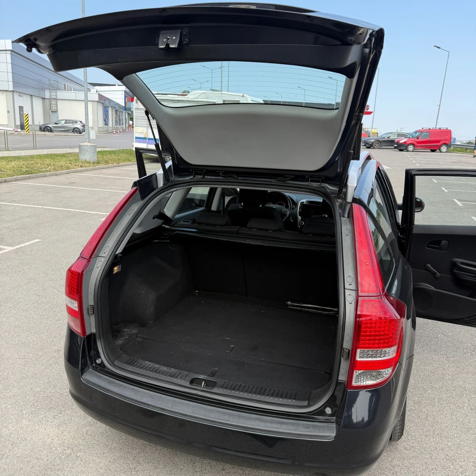 Kia Ceed 1.6 Sport Wagon/Подгрев/Ксенон/Carplay/Android Aut, снимка 9 - Автомобили и джипове - 55607864