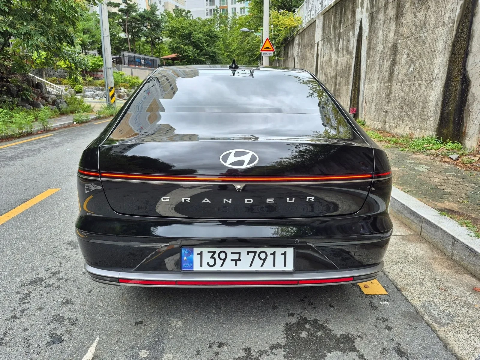 Hyundai Grandeur 2.5* 2WD* TOP CENA* PROVERKA NA MQSTO* , снимка 4 - Автомобили и джипове - 55688482