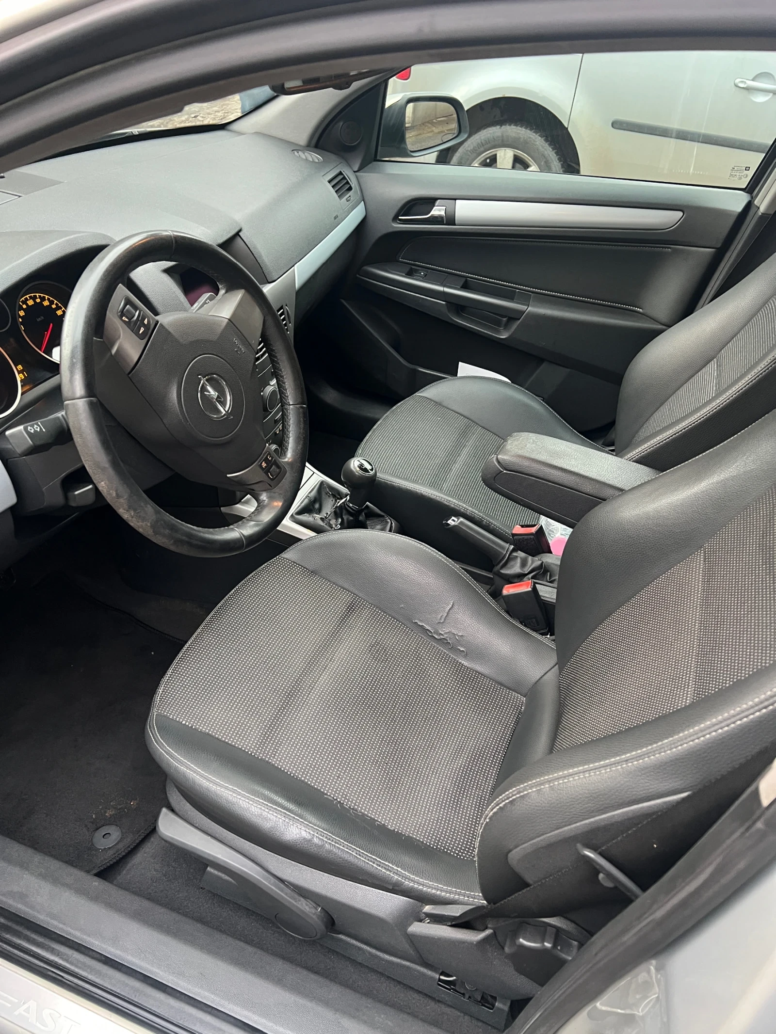 Opel Astra, снимка 6 - Автомобили и джипове - 55773674