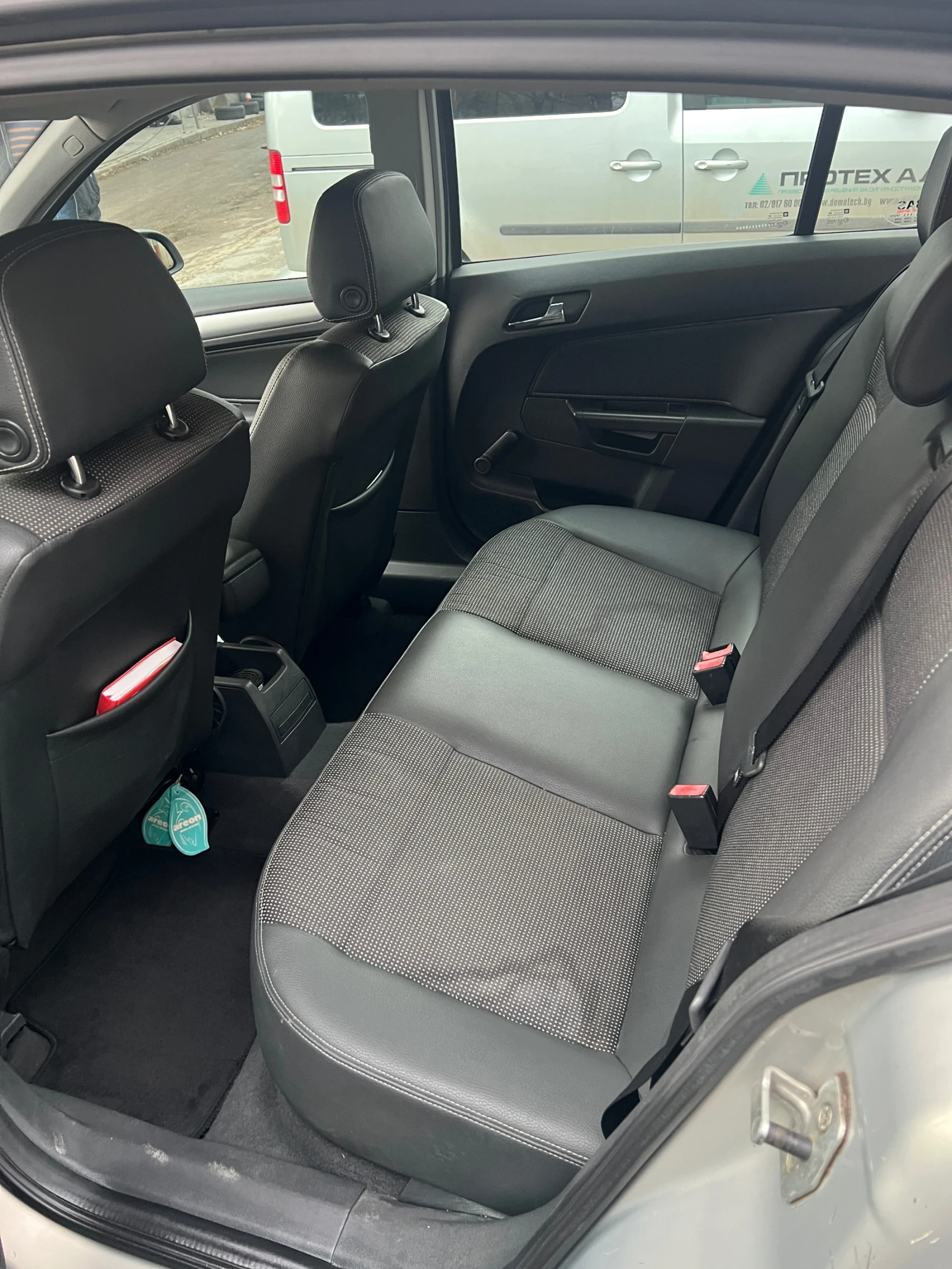 Opel Astra, снимка 7 - Автомобили и джипове - 55773674