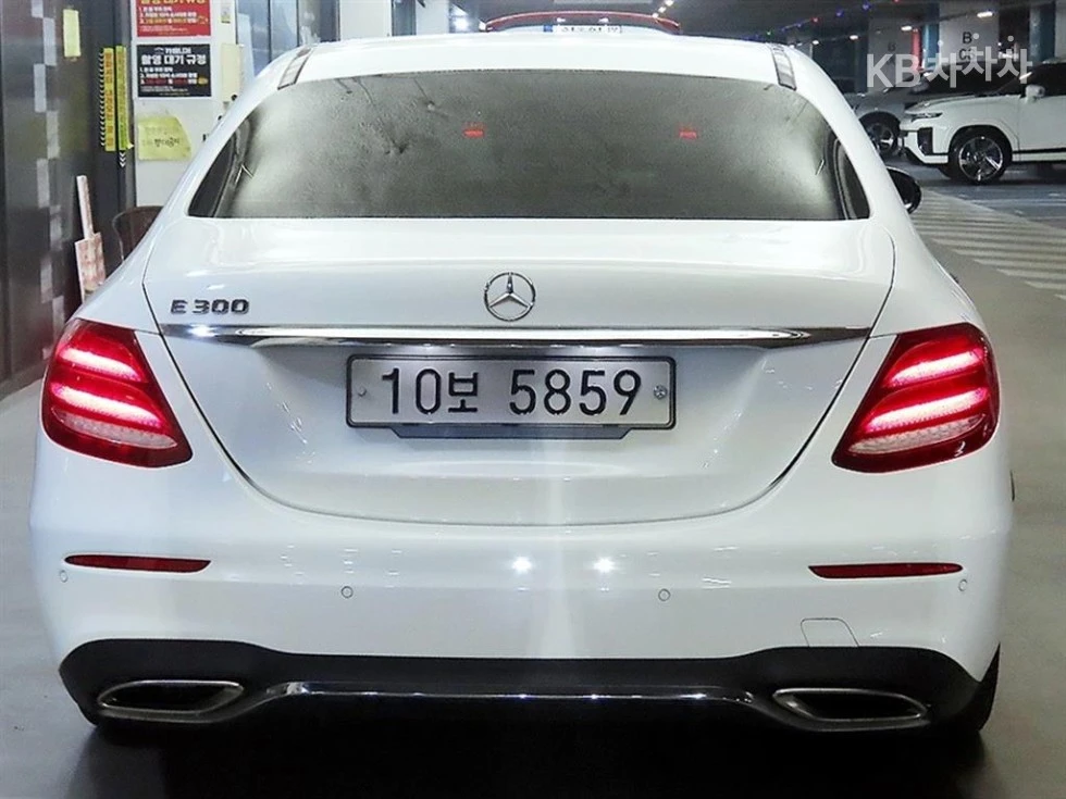 Mercedes-Benz E 300 * AMG LINE* FULL MAX * КРАЙНА ЦЕНА* , снимка 4 - Автомобили и джипове - 55939991
