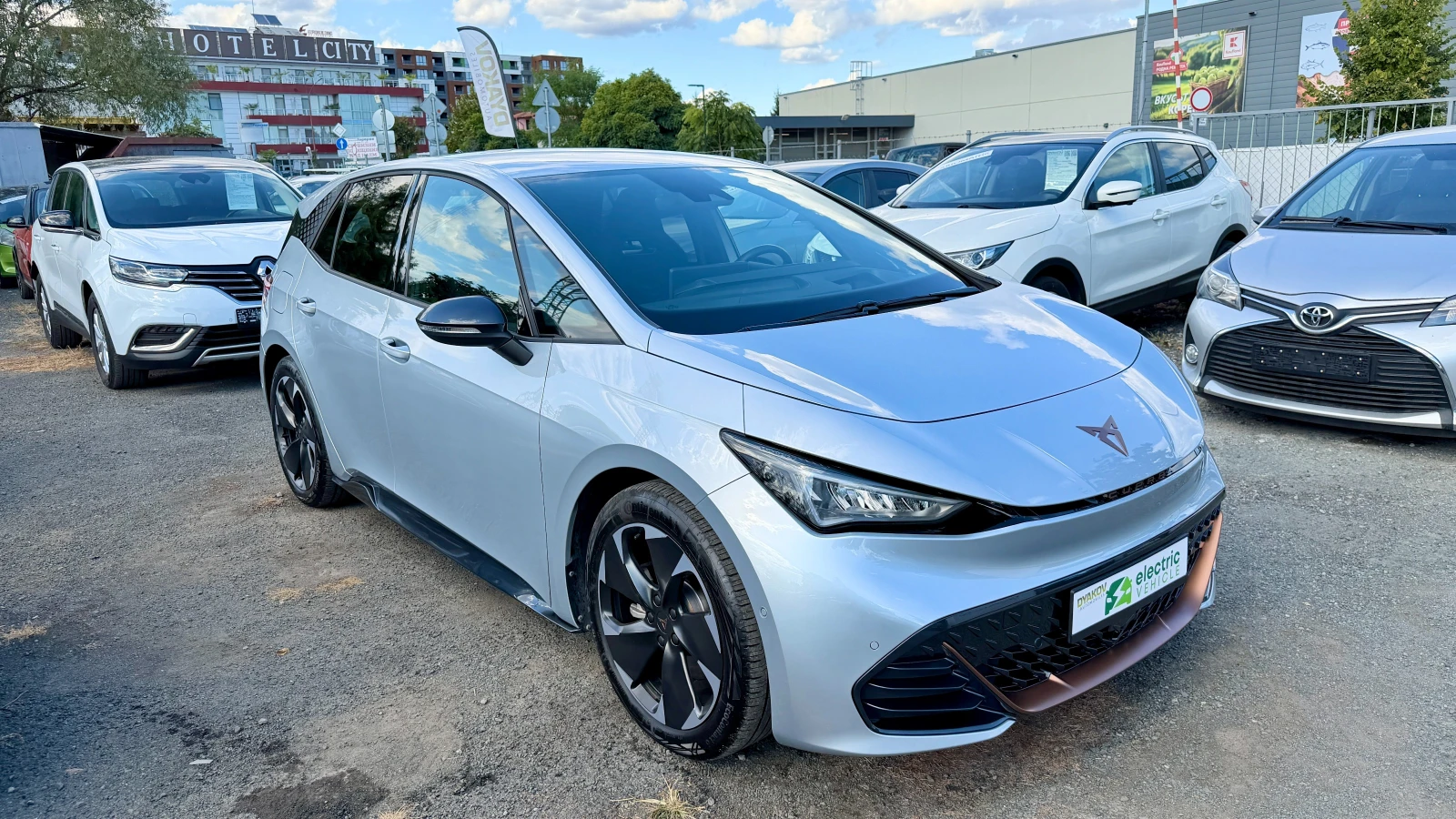 Cupra Born 62KwH 19хил.км. Внос Швейцария! Термопомпа!Head-Up, снимка 3 - Автомобили и джипове - 56177362