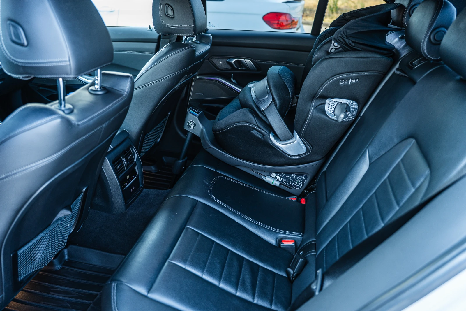 BMW 340 Европa | Гаранция | 50000 км, снимка 14 - Автомобили и джипове - 56208340