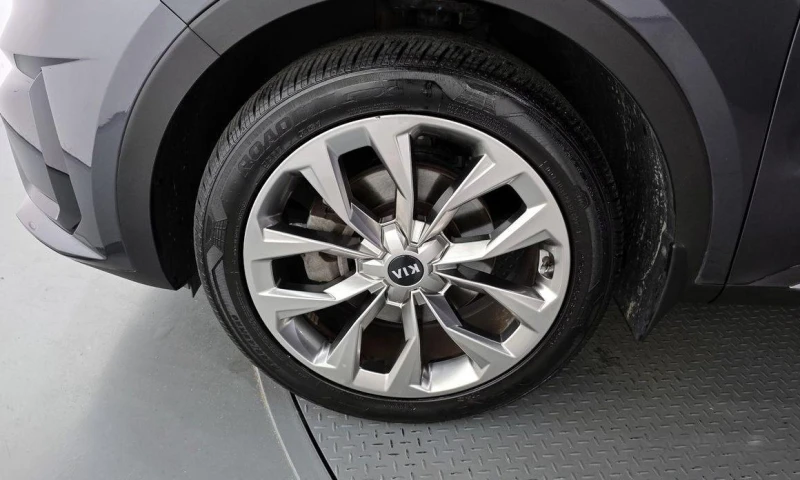 Kia Sorento Diesel 2.2 2WD * НАЙ-ДОБРА ЦЕНА В БЪЛГАРИЯ* , снимка 5 - Автомобили и джипове - 51962764