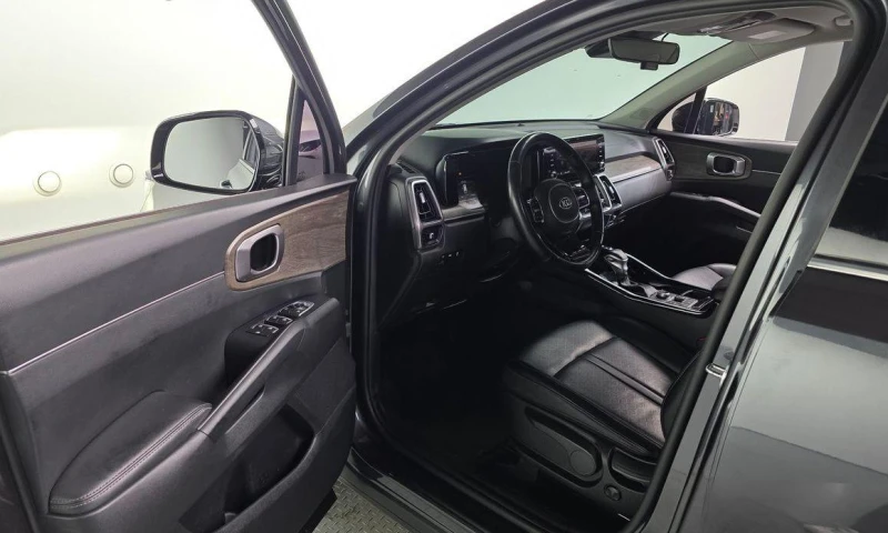 Kia Sorento Diesel 2.2 2WD * НАЙ-ДОБРА ЦЕНА В БЪЛГАРИЯ* , снимка 11 - Автомобили и джипове - 51962764