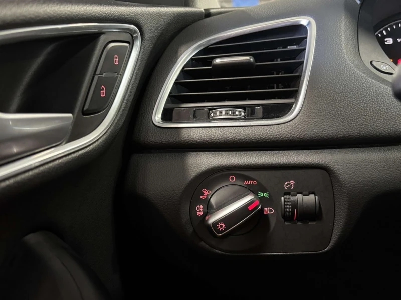 Audi Q3 Progressiv| QUATTRO| TIPTRONIC| NAV| PANOROOF| LEA, снимка 16 - Автомобили и джипове - 53099016