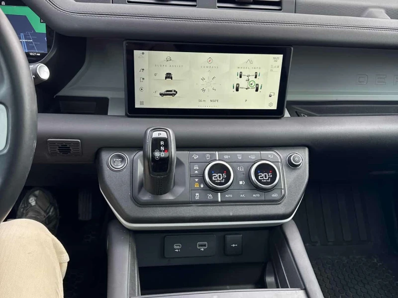 Land Rover Defender * 110 P400 S* 2 КЛЮЧА* PANO* ПОДГРЕВ* KEYLESS* , снимка 9 - Автомобили и джипове - 53600522
