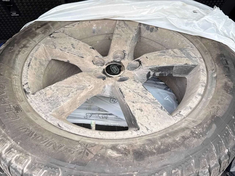 Land Rover Defender * 110 P400 S* 2 КЛЮЧА* PANO* ПОДГРЕВ* KEYLESS* , снимка 12 - Автомобили и джипове - 53600522